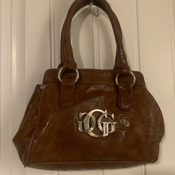 Guess purse - Picture 1 of 3
